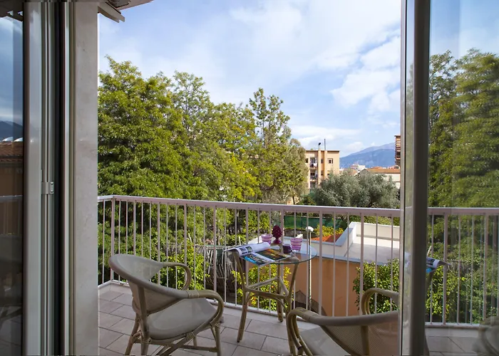 Estate4home - L'onda Viola *