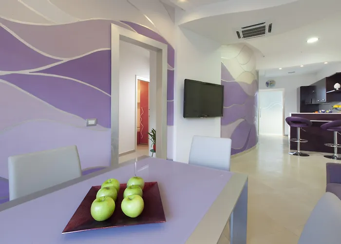 Estate4home - L'onda Viola *