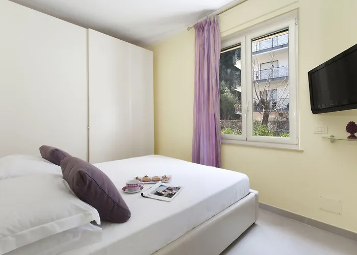 Estate4home - L'onda Viola Apartment *