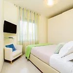 Estate4home - L'onda Viola Apartment *