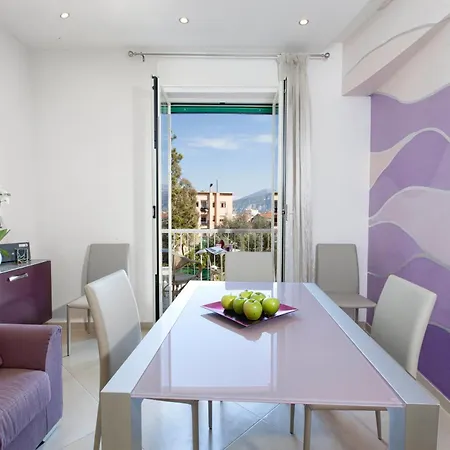 Estate4home - L'onda Viola *