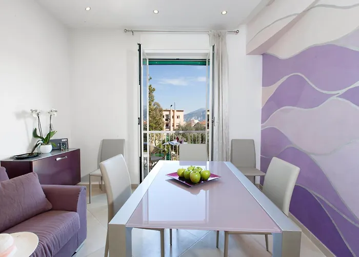 Estate4home - L'onda Viola *